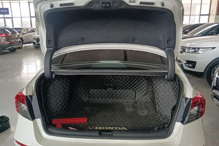 Used Honda Civic 2022 240TURBO CVT Dynamic Edition Trunk