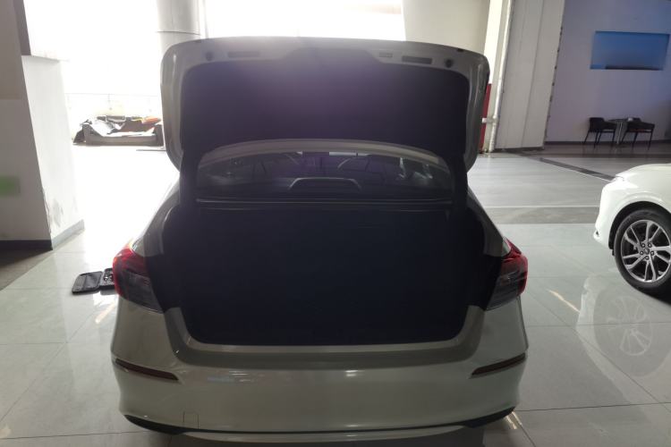 Used Honda Civic 2022 240TURBO CVT Dynamic Edition Trunk
