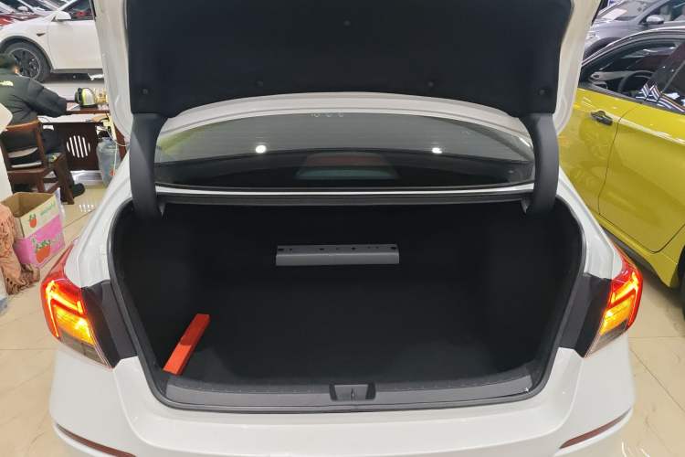 Used Honda Civic 2022 240TURBO CVT Dynamic Edition Trunk
