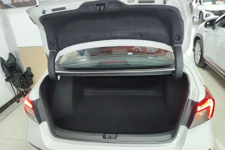 Used Honda Civic 2022 240TURBO CVT Dynamic Edition Trunk