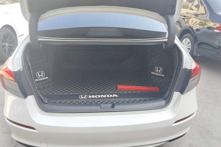 Used Honda Civic 2022 240TURBO CVT Dynamic Edition Trunk