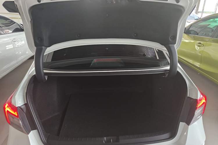 Used Honda Civic 2022 240TURBO CVT Dynamic Edition Trunk