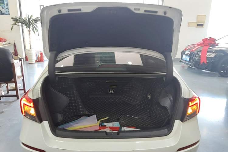Used Honda Civic 2022 240TURBO CVT Dynamic Edition Trunk