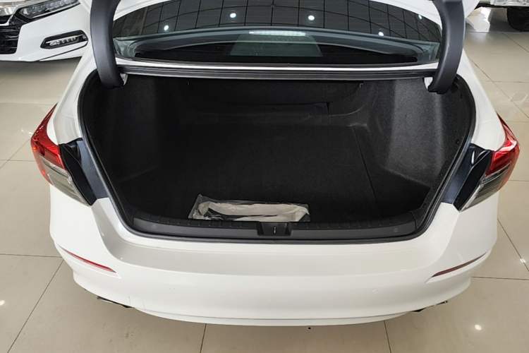 Used Honda Civic 2022 240TURBO CVT Dynamic Edition Trunk