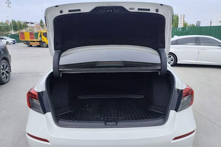 Used Honda Civic 2022 240TURBO CVT Dynamic Edition Trunk
