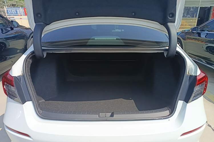 Used Honda Civic 2022 240TURBO CVT Dynamic Edition Trunk