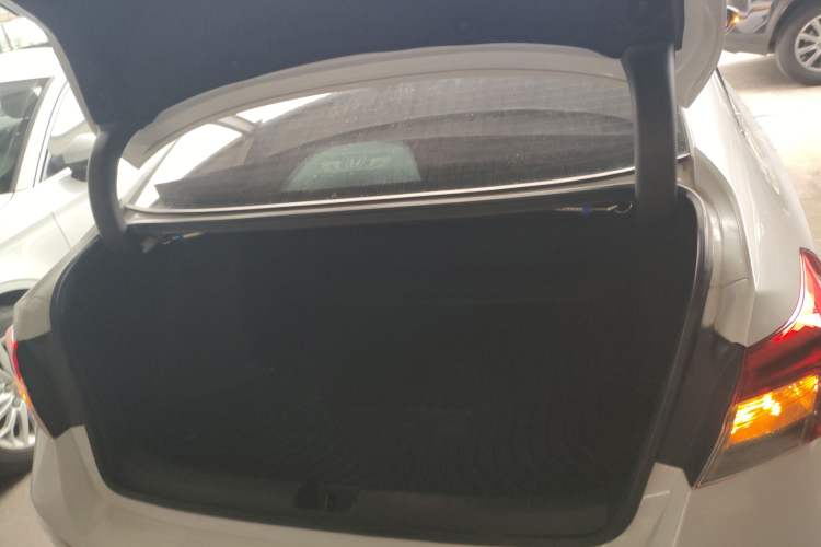 Used Honda Civic 2022 240TURBO CVT Dynamic Edition Trunk