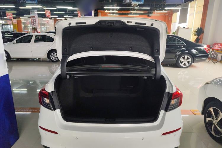 Used Honda Civic 2022 240TURBO CVT Dynamic Control Version Trunk