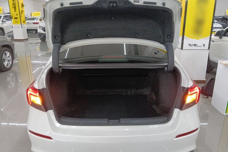 Used Honda Civic 2022 240TURBO CVT Dynamic Edition Trunk