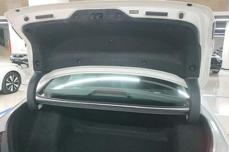 Used Honda Civic 2022 240TURBO CVT Dynamic Edition Trunk