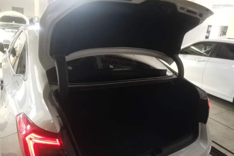 Used Honda Civic 2022 240TURBO CVT Dynamic Edition Trunk