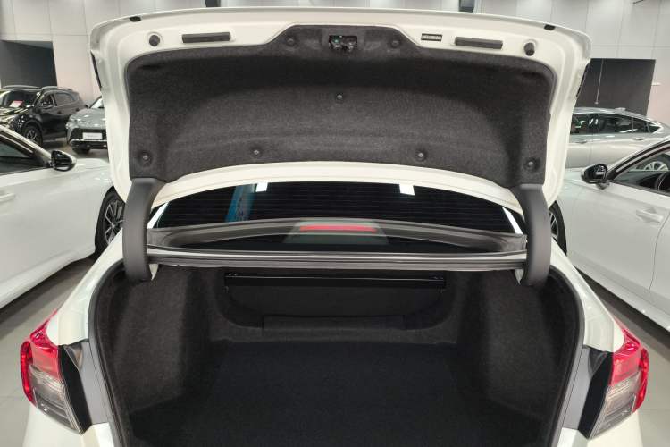 Used Honda Civic 2022 240TURBO CVT Dynamic Edition Trunk