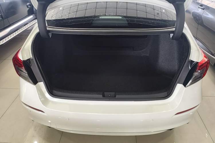 Used Honda Civic 2022 240TURBO CVT Dynamic Edition Trunk