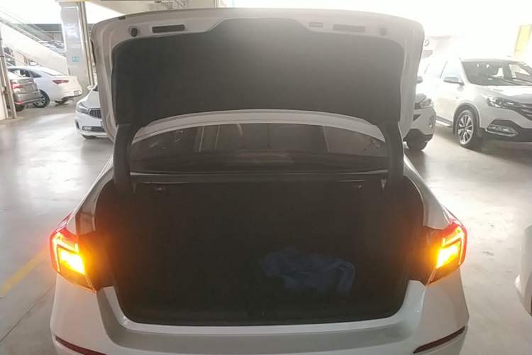 Used Honda Civic 2022 180TURBO CVT Shangqing Edition Trunk
