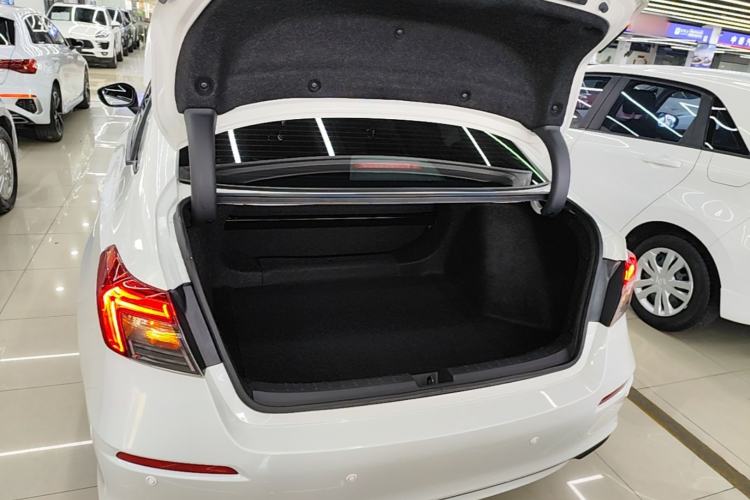 Used Honda Civic 2022 240TURBO CVT Dynamic Edition Trunk