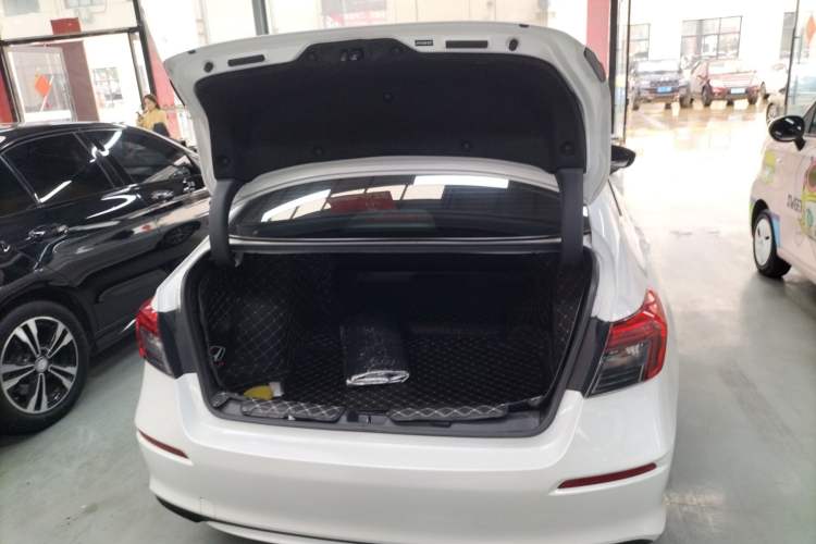 Used Honda Civic 2022 240TURBO CVT Dynamic Edition Trunk