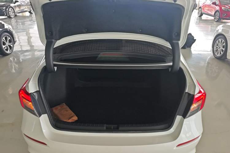 Used Honda Civic 2022 240TURBO CVT Dynamic Edition Trunk
