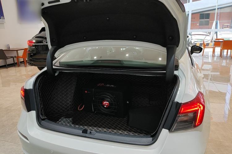 Used Honda Civic 2022 240TURBO CVT Dynamic Edition Trunk