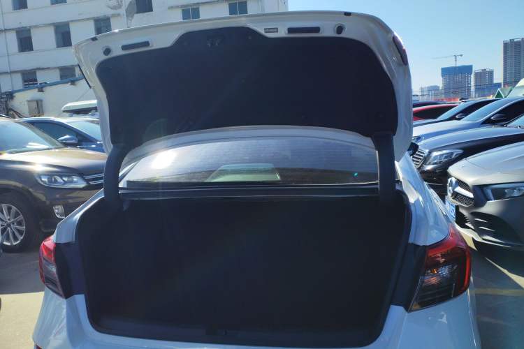 Used Honda Civic 2022 240TURBO CVT Dynamic Edition Trunk