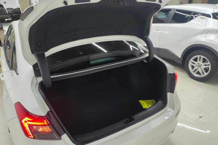 Used Honda Civic 2022 240TURBO CVT Dynamic Edition Trunk