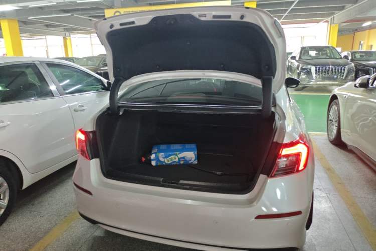 Used Honda Civic 2022 240TURBO CVT Dynamic Edition Trunk