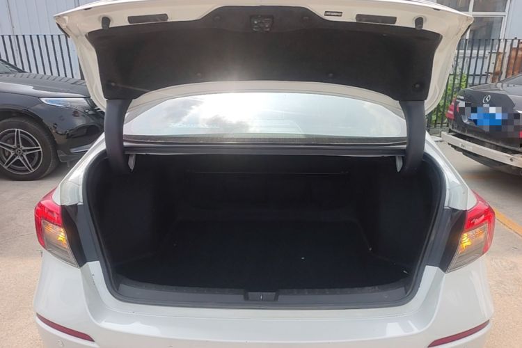 Used Honda Civic 2022 240TURBO CVT Dynamic Edition Trunk