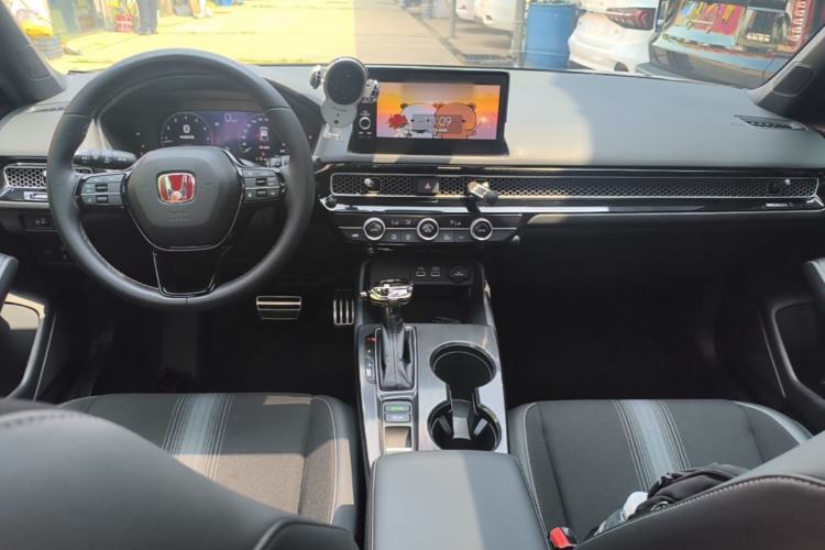 Used Honda Civic 2023 HATCHBACK 240TURBO CVT Extreme Edition Center Console