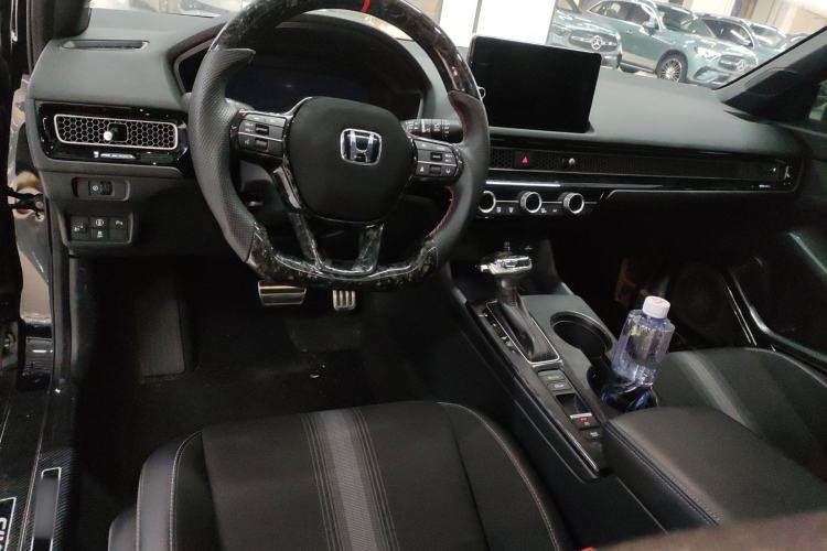 Used Honda Civic 2023 HATCHBACK 240TURBO CVT Extreme Edition Center Console