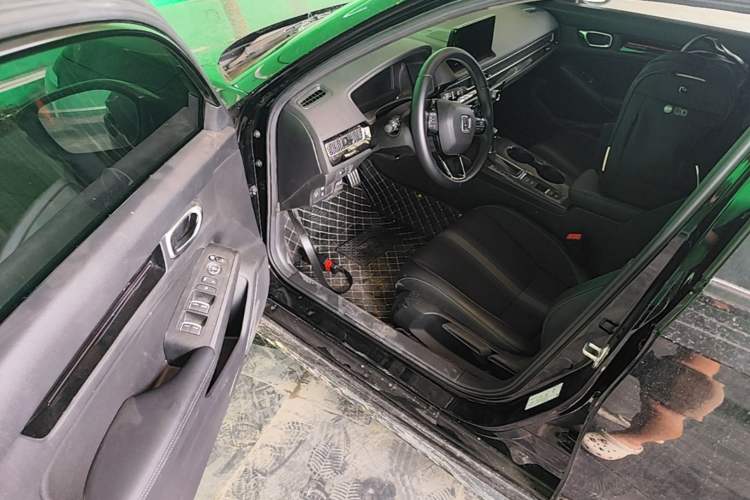 Used Honda Civic 2023 HATCHBACK 240TURBO CVT Extreme Edition Driver Seat