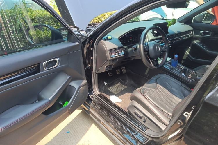 Used Honda Civic 2023 HATCHBACK 240TURBO Manual Extreme Edition Driver Seat