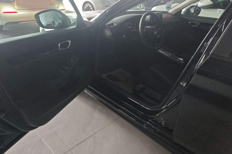 Used Honda Civic 2023 HATCHBACK 2.0L eHEV Extreme Edition Driver Seat