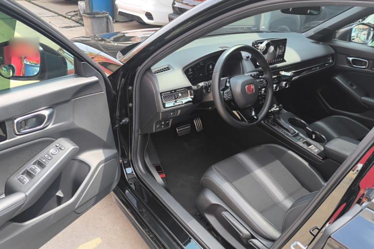 Used Honda Civic 2023 HATCHBACK 240TURBO CVT Extreme Edition Driver Seat