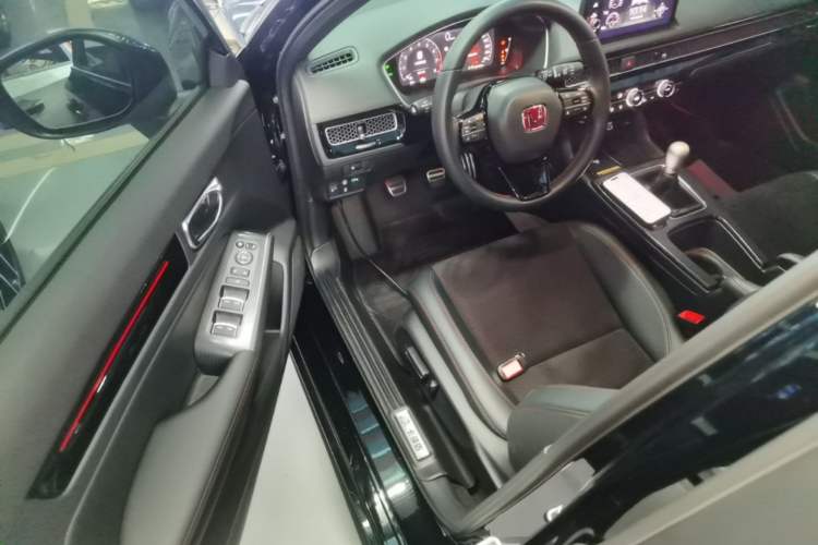 Used Honda Civic 2023 HATCHBACK 240TURBO Manual Extreme Edition Driver Seat