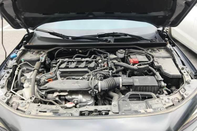 Used Honda Civic 2023 240TURBO CVT Dynamic Edition Engine Bay