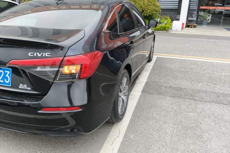 Used Honda Civic 2023 240TURBO CVT Dynamic Edition Exterior 3