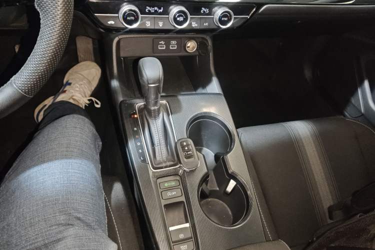 Used Honda Civic 2023 HATCHBACK 240TURBO CVT Zhiyue Edition Gear Lever