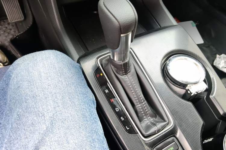 Used Honda Civic 2023 240TURBO CVT Dynamic Edition Gear Lever