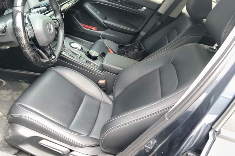 Used Honda Civic 2023 240TURBO CVT Dynamic Edition Left Front Seat