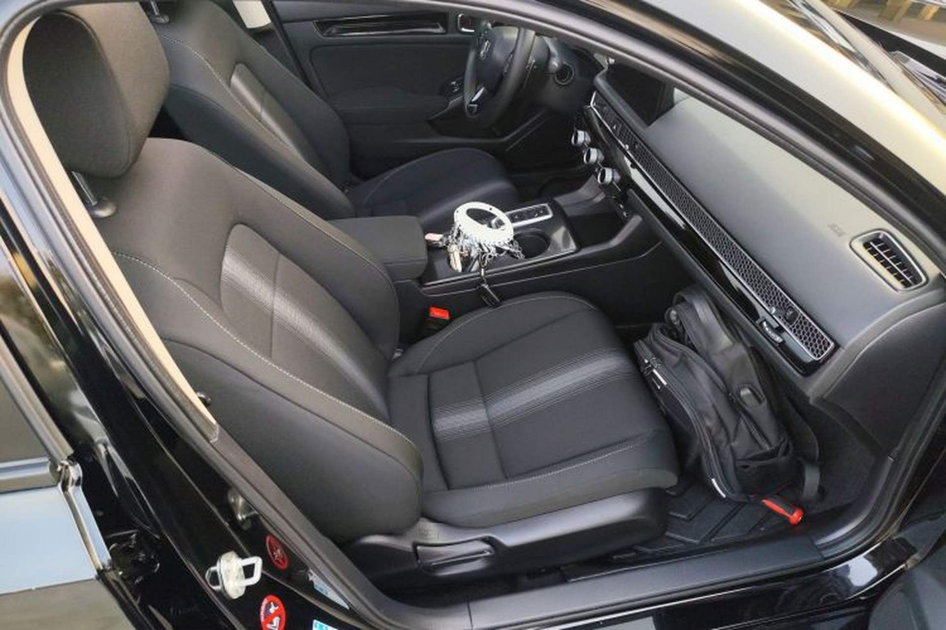 Used Honda Civic 2023 HATCHBACK 2.0L eHEV Extreme Edition Right Front Seat