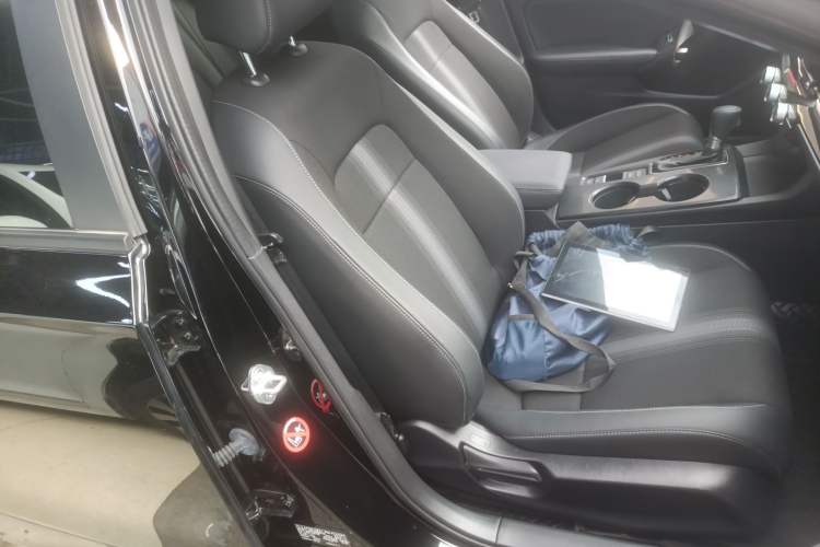 Used Honda Civic 2023 HATCHBACK 240TURBO CVT Extreme Edition Right Front Seat
