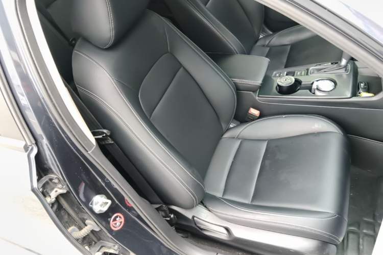 Used Honda Civic 2023 240TURBO CVT Dynamic Edition Right Front Seat