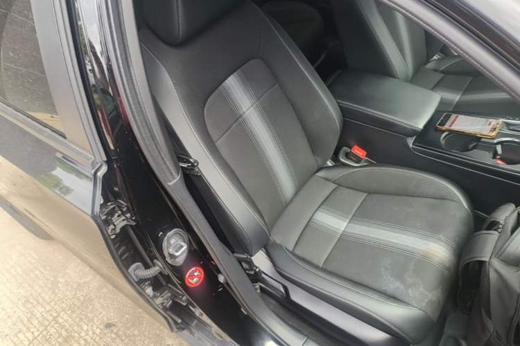 Used Honda Civic 2023 HATCHBACK 240TURBO CVT Extreme Edition Right Front Seat