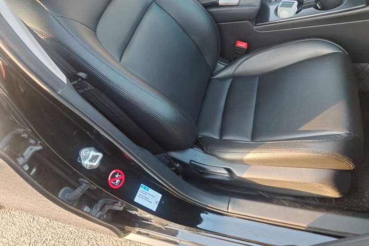 Used Honda Civic 2023 HATCHBACK 2.0L eHEV Extreme Edition Right Front Seat