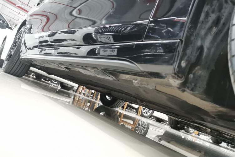 Used Honda Civic 2023 HATCHBACK 240TURBO CVT Extreme Edition Right Side Sill