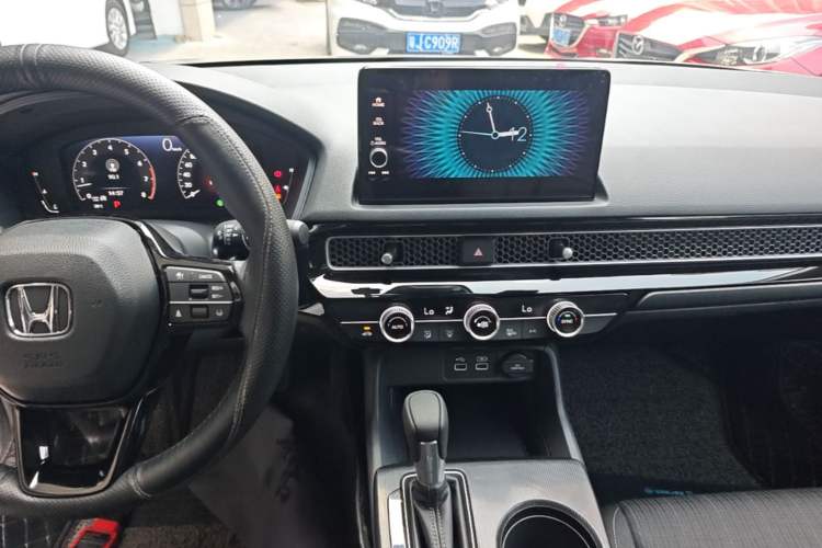 Used Honda Civic 2023 240TURBO CVT Dynamic Edition Audio And AC Panel