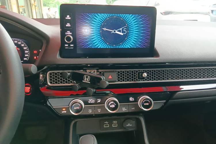 Used Honda Civic 2023 240TURBO CVT Dynamic · Center Stage Special Edition Audio And AC Panel