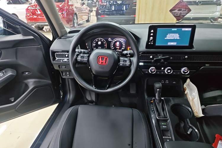 Used Honda Civic 2023 240TURBO CVT Dynamic Edition Audio And AC Panel