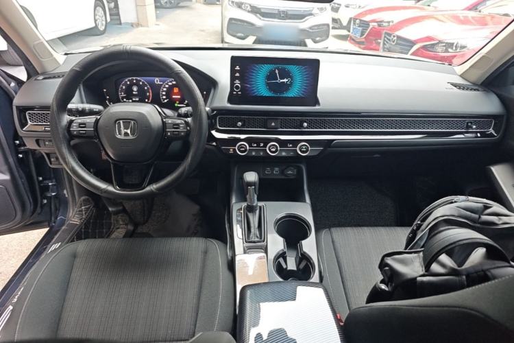 Used Honda Civic 2023 240TURBO CVT Dynamic Edition Center Console