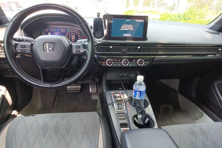 Used Honda Civic 2023 2.0L eHEV Sharp Edition Center Console