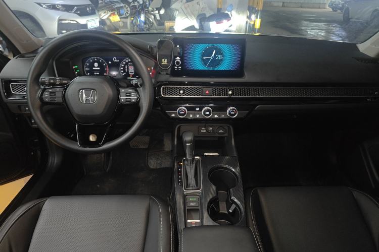 Used Honda Civic 2023 240TURBO CVT Dynamic · Center Stage Special Edition Center Console